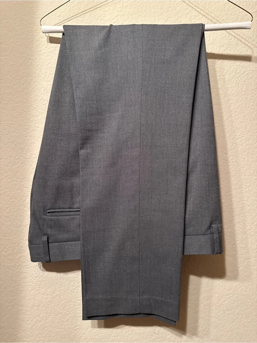 Banana Republic Men's Gray Sharkskin Suit - 42R Jacket, 33x32 Pant - Slim Fit